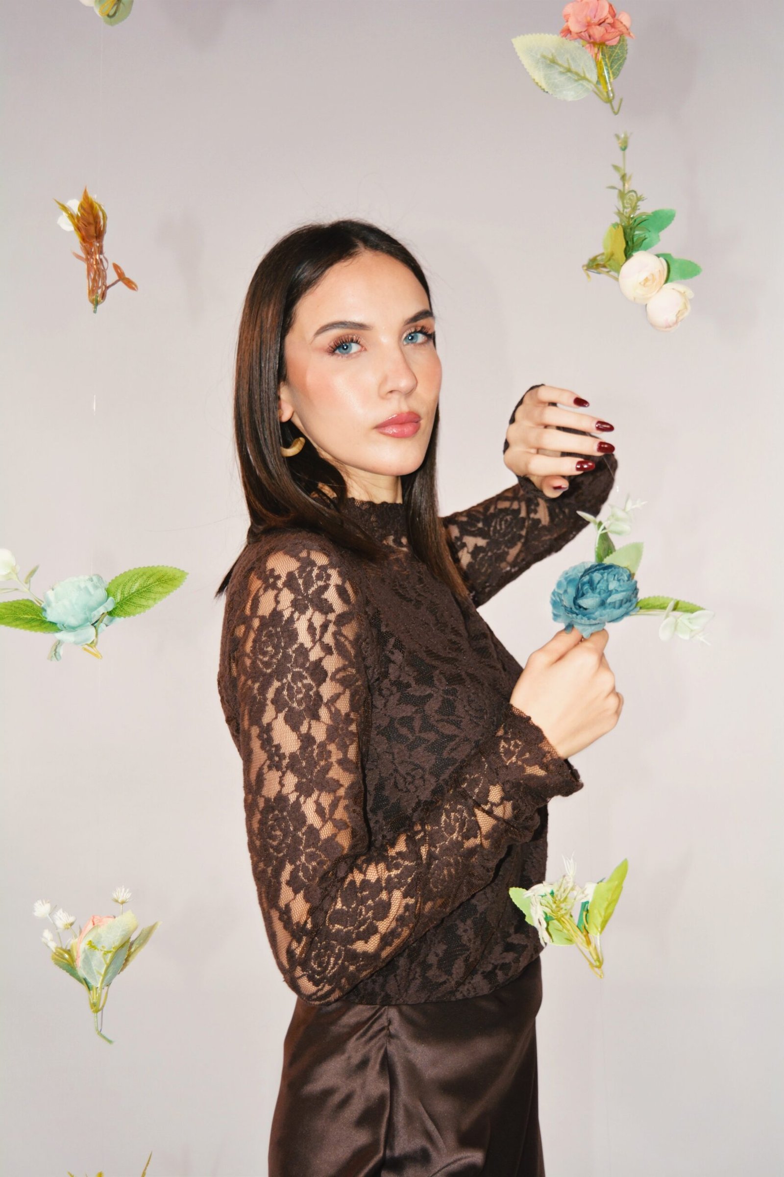 Amber Lace – Image 2